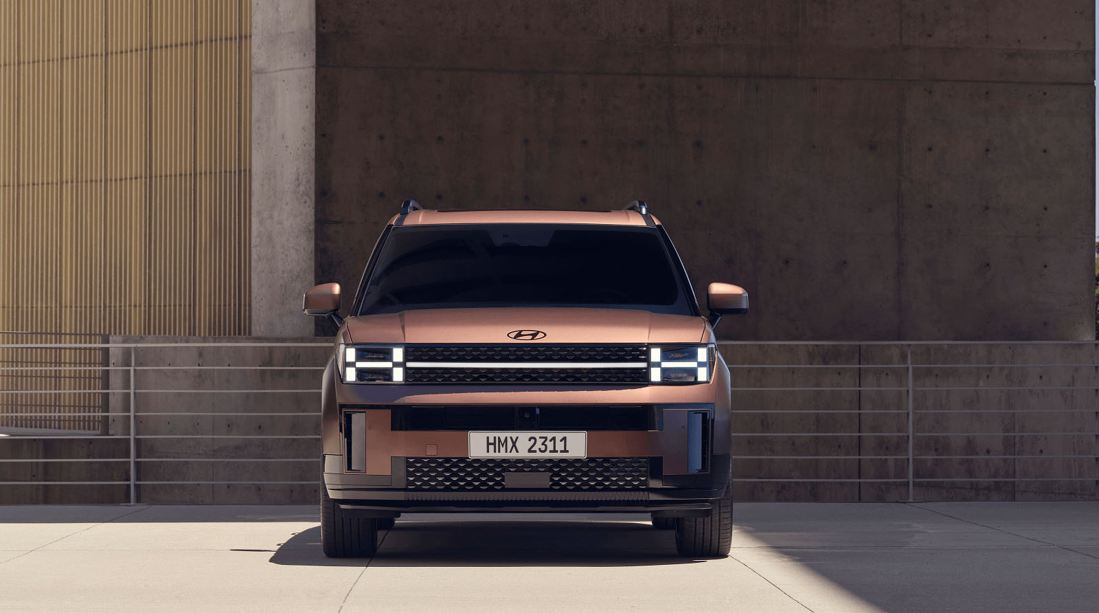 mặt trước hyundai santafe